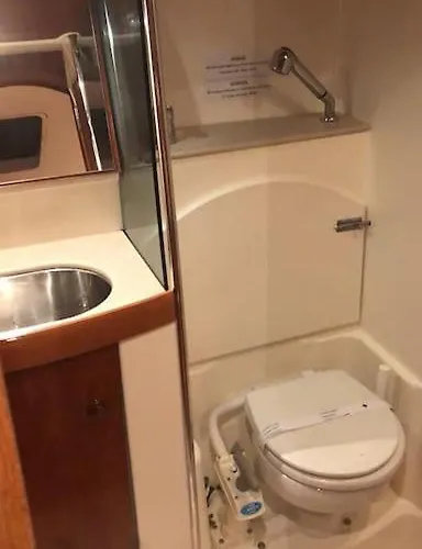 Sailing Yacht In Marina * بورتيماو
